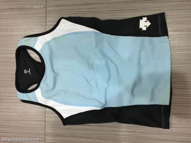 Descente Women's Jersey / Top