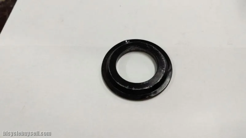 Steerer Converter from 1 1/8 to 1.5" for those tappered frame with non taper steerer - USED