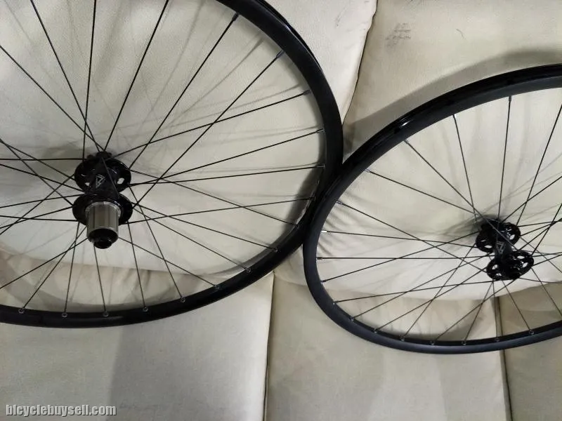 Now rm1849nett!! Croder 27.5 wheelset 1498grams front 9mm qr rear 12*142mm light &amp; high performance