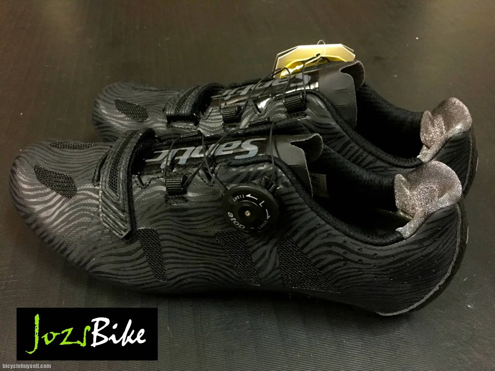 NEW YEAR SALE-SANTIC Nigel Black Road Cycling Shoes - READY STOCK FREE Postage