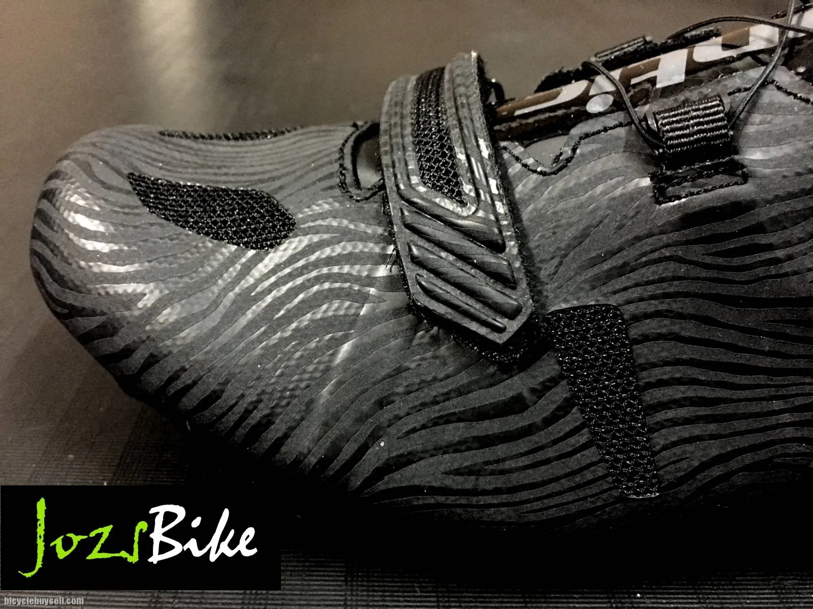 NEW YEAR SALE-SANTIC Nigel Black Road Cycling Shoes - READY STOCK FREE Postage