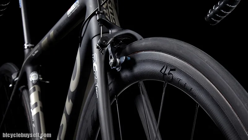 GUSTO RCR TEAM EDITION FULL SHIMANO ULTEGRA R8000 WITH CARBON WHEEL SET