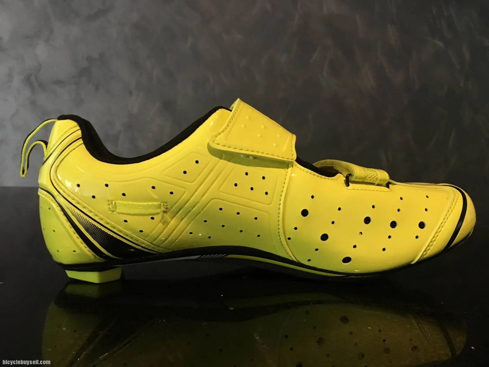 New Year SALE- SANTIC Cavin Triathlon Cycling Shoes(Carbon Fiber Soles) - READY STOCK
