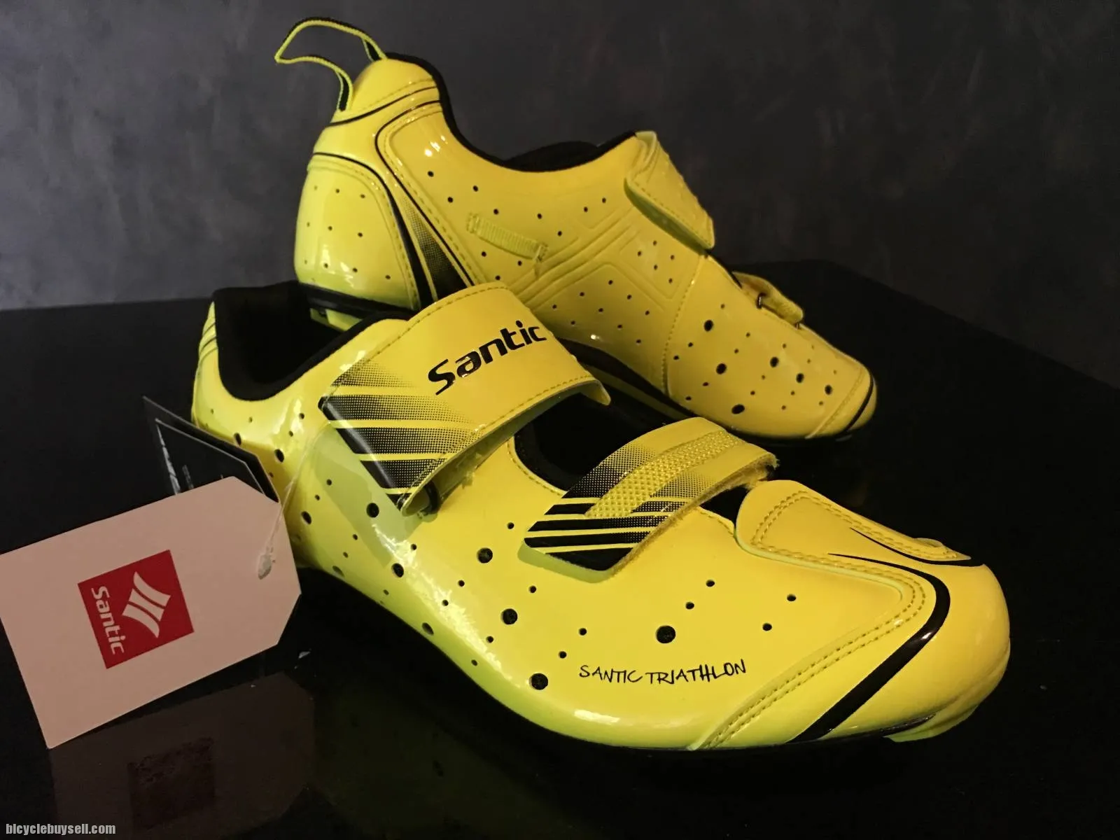 New Year SALE- SANTIC Cavin Triathlon Cycling Shoes(Carbon Fiber Soles) - READY STOCK