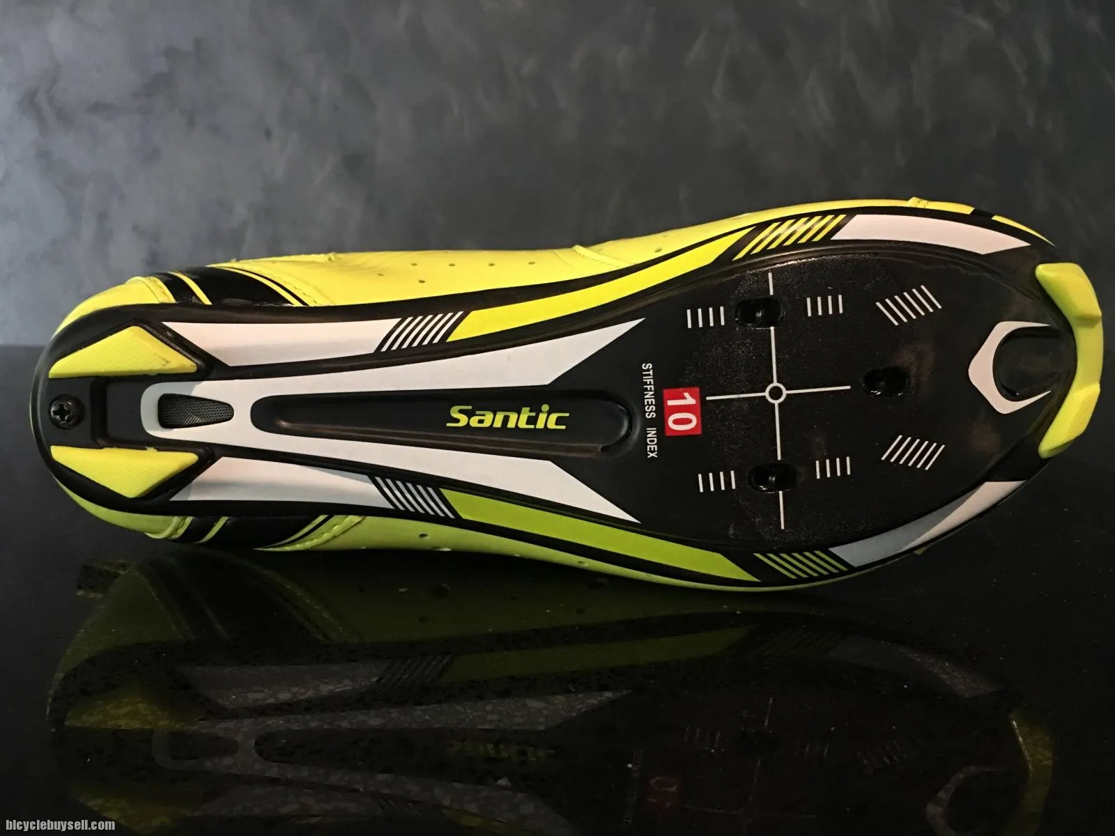 New Year SALE- SANTIC Cavin Triathlon Cycling Shoes(Carbon Fiber Soles) - READY STOCK