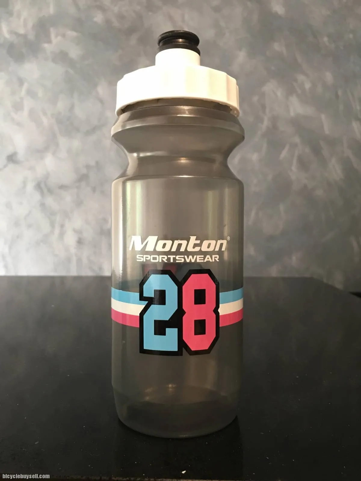 READY STOCK- MONTON Water Bottle (Made In Taiwan) 600ml