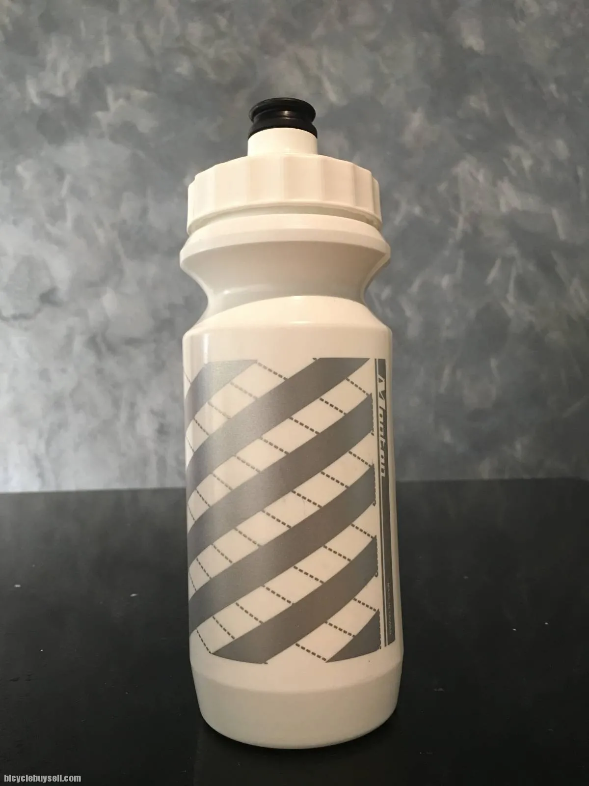 READY STOCK- MONTON Water Bottle (Made In Taiwan) 600ml
