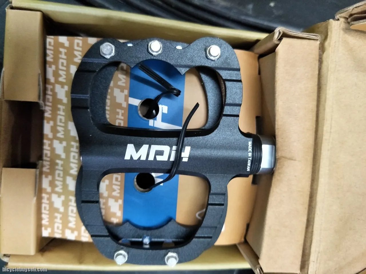 pedal used just at one event - just like new selling at used price per pair