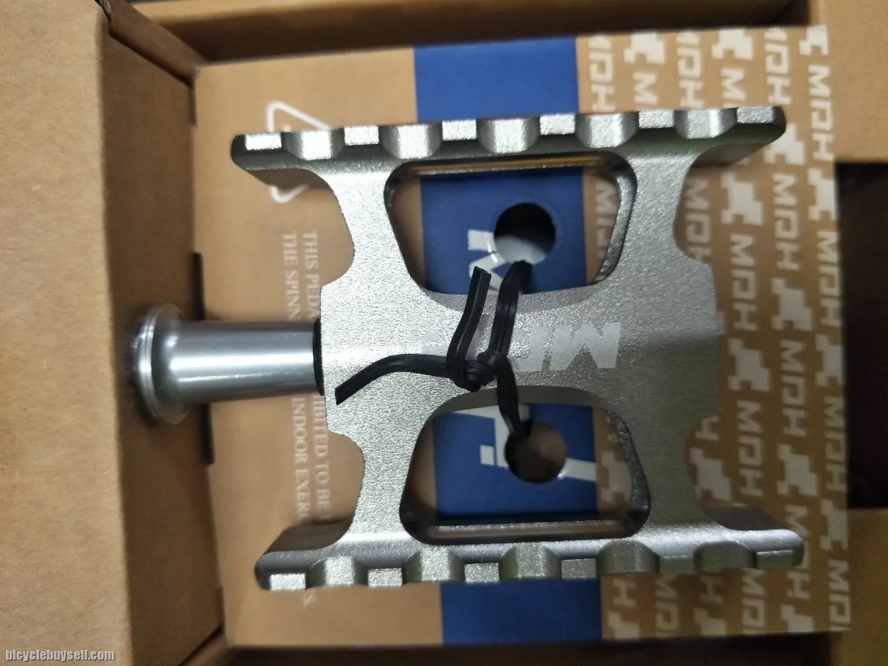 Pedal used in only one event for test ride - letting go cheap - guatanteed in good condition