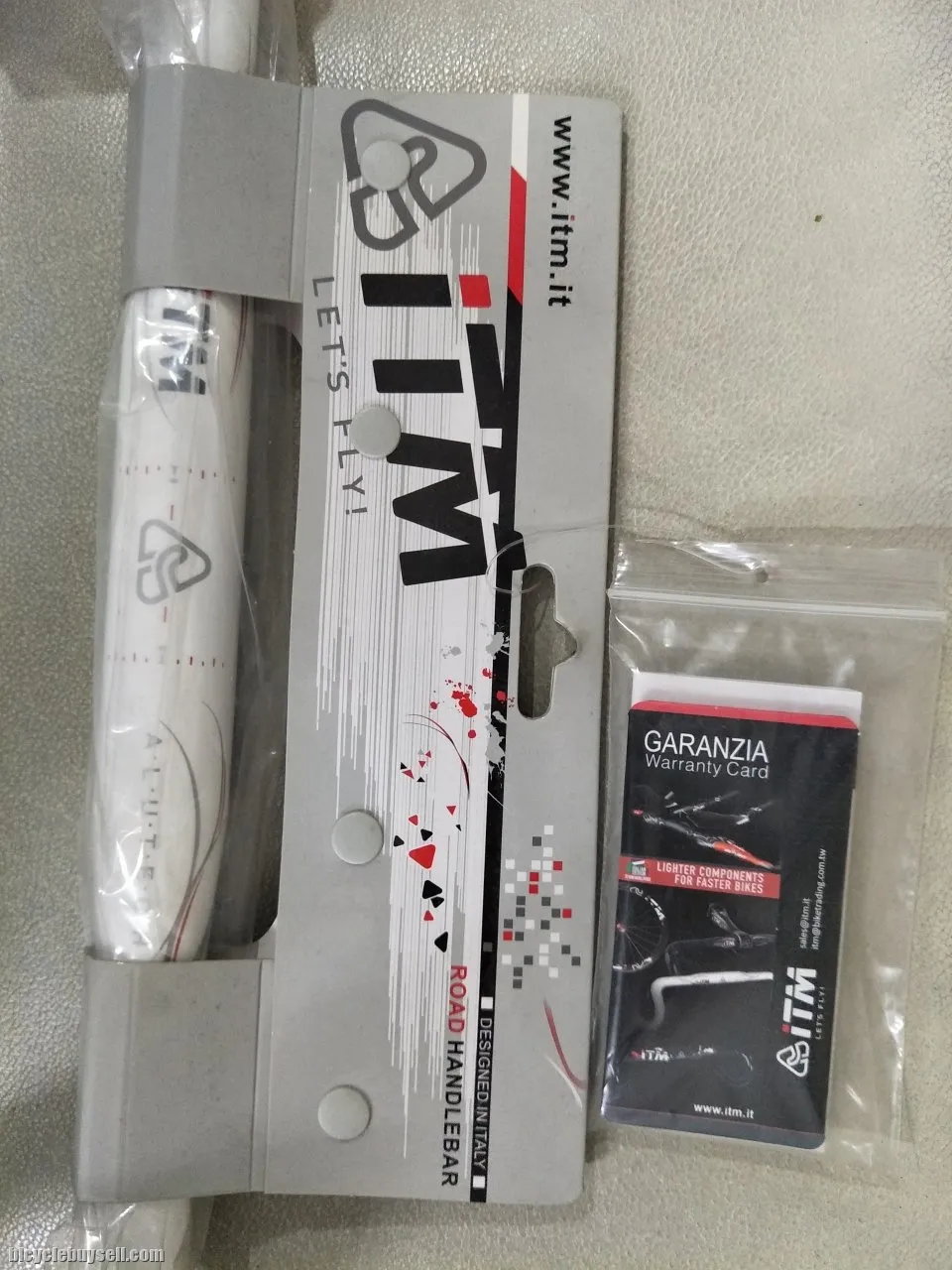 ITM alutech white 440mm drop bar last piece clearance offer