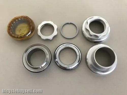 Shimano 600 Headset 1" Threaded - Model 6207 NOS Vintage