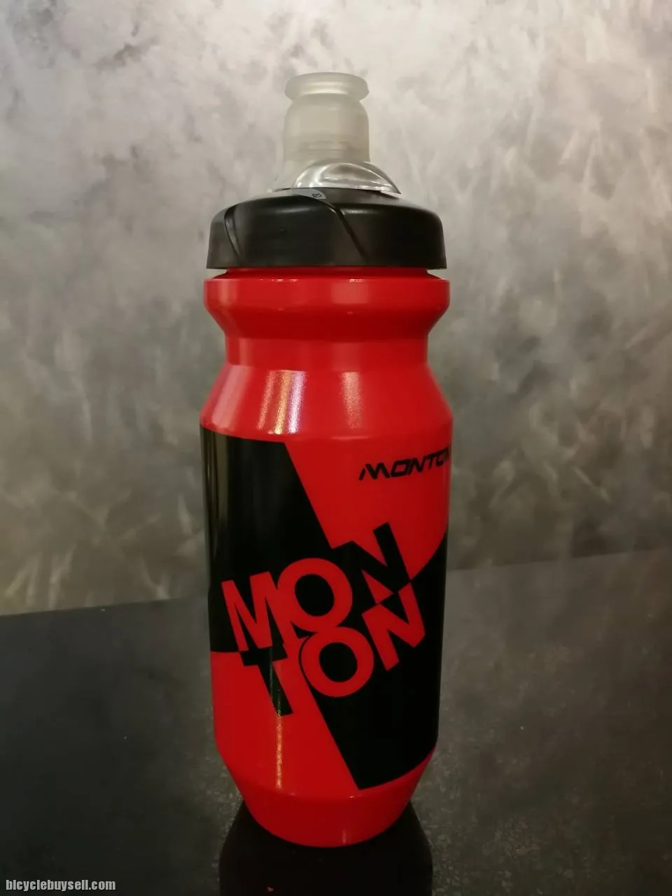 READY STOCK- New MONTON BPA FREE Cycling Water Bottle 620ml