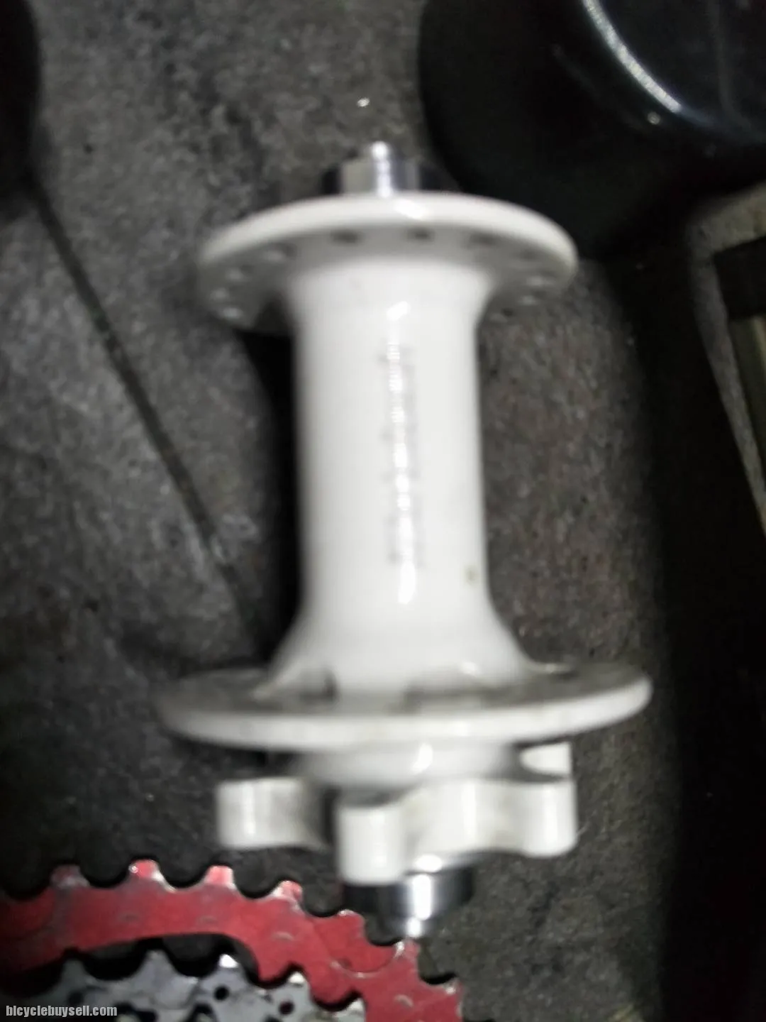 12oclock front hub 9mm qr type sealed bearing - used less than 4rides