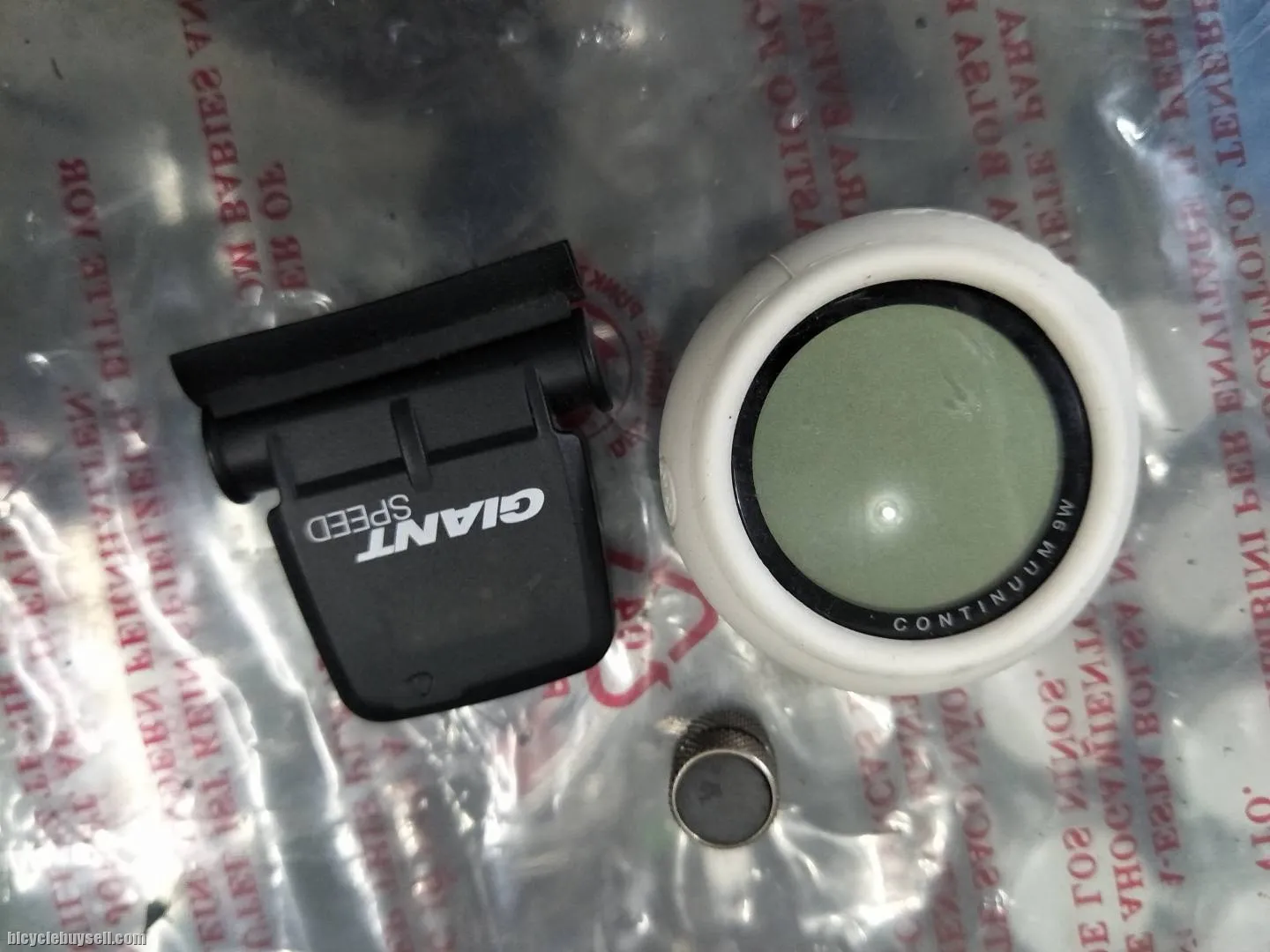 Giant wireless speedo meter - just need replace battery - cosmetically like new