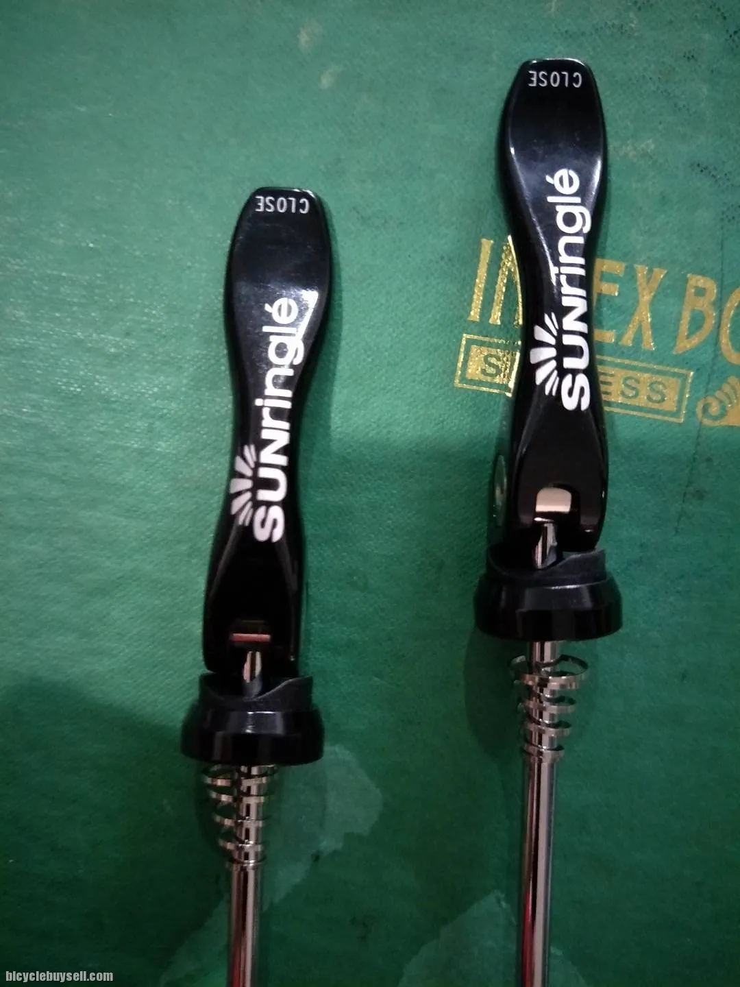 Sun Ringle high quality wheel quick release skewers - last pair clearance
