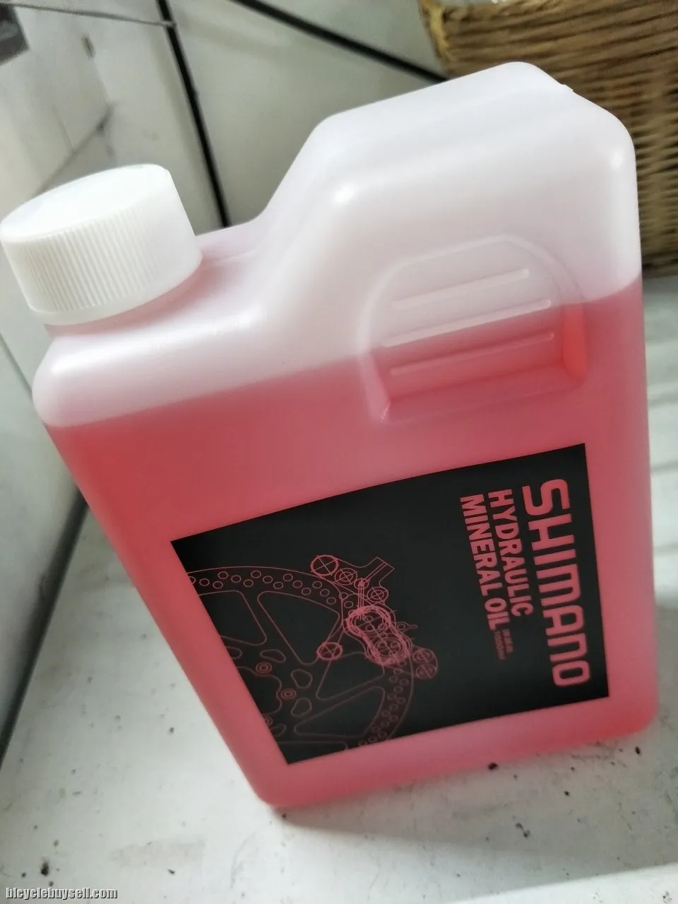 SHIMANO MINERAL OIL (GENUINE) - 1 LITRE LAST BOTTLE CLEARANCE