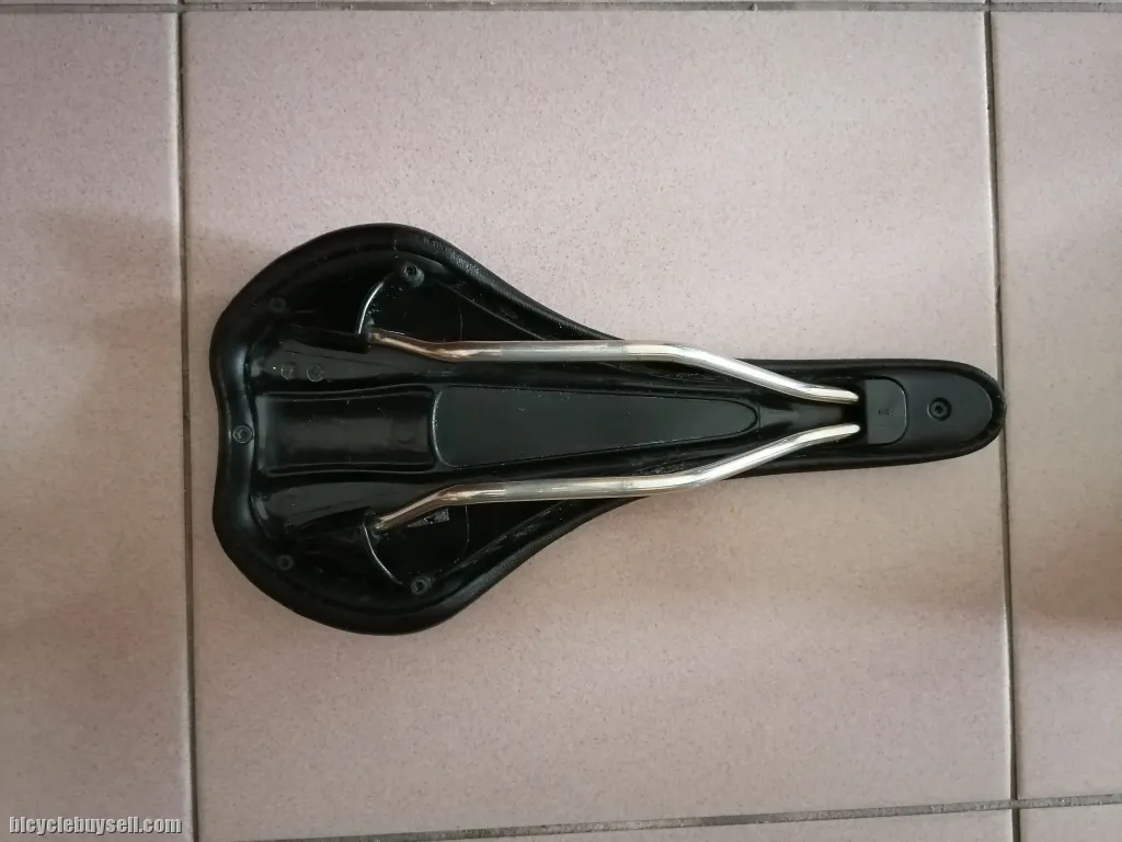 12 o'clock Fly Saddle (Titanium Rails)