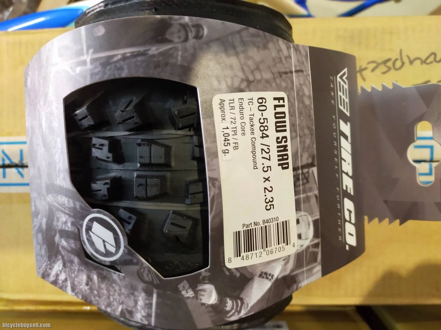 VEE FLOW SNAP 27.5X2.35 TUBELESS READY ENDURO CORE TACKEE COMPOUND - CLEARANCE SALES
