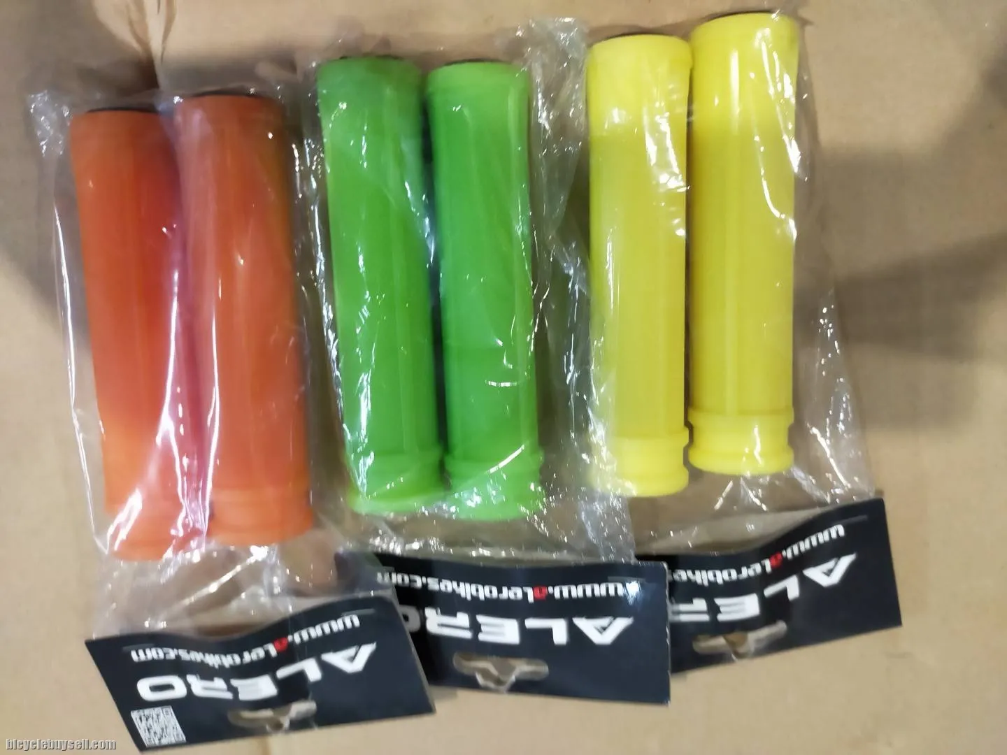 ALERO SILICONE GRIP CLEARANCE SALES - COLORS