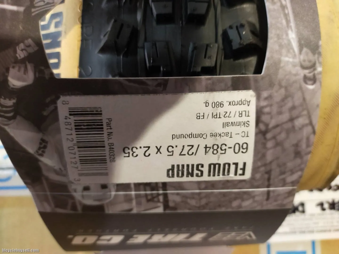 VEE FLOW SNAP 27.5X2.35 TUBLESS READY SKINWALL TACKEE COMPOUND