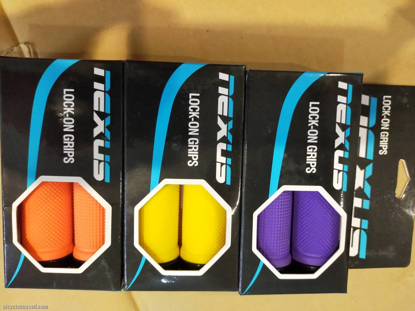 NEXUS MULTICOLOR GRIP CLEARANCE WITH LOCK-ON TYPE - CLEARANCE SALES