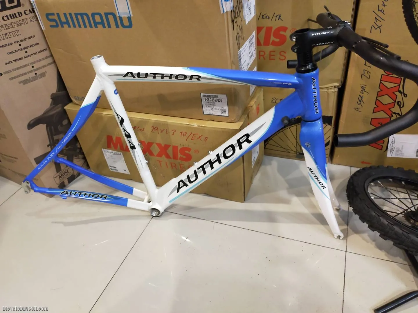 AUTHOR A55 FRAME SET COMES WITH FOC HEADSET, RITCHEY COMP STEM, RITCHEY LOGIC BAR