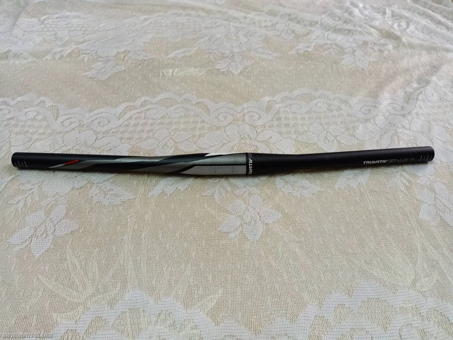 TRUVATIV STYLO T30 Flat MTB Handlebars