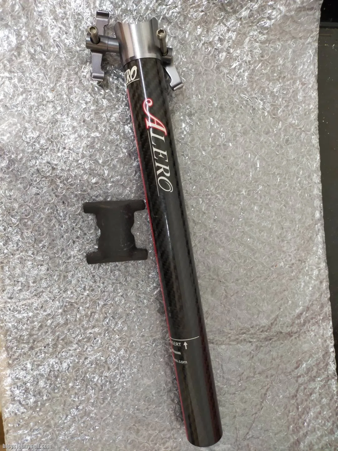 alero carbon seatpost 31.6x350mm - USED ONLY FEW RIDES