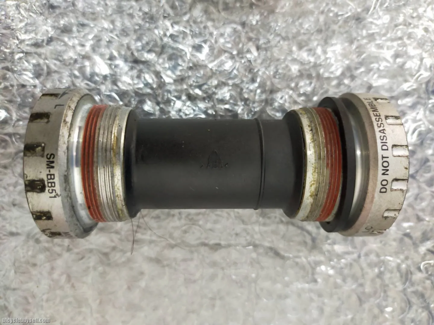 SHIMANO BSA THREADED TIP TOP CONDITION BB51 - USED LESS THAN 2 MONTHS