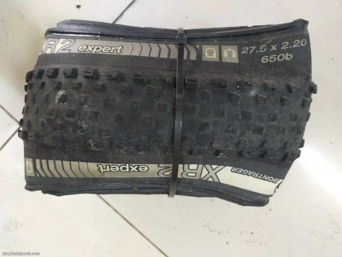 BONTRAGER 27.5X2.2 USED 3 MONTHS