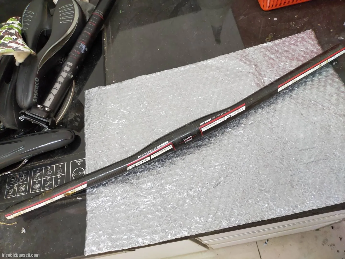 FSA CARBON K FORCE FLAT BAR 620MM - USED LESS THAN 200KM