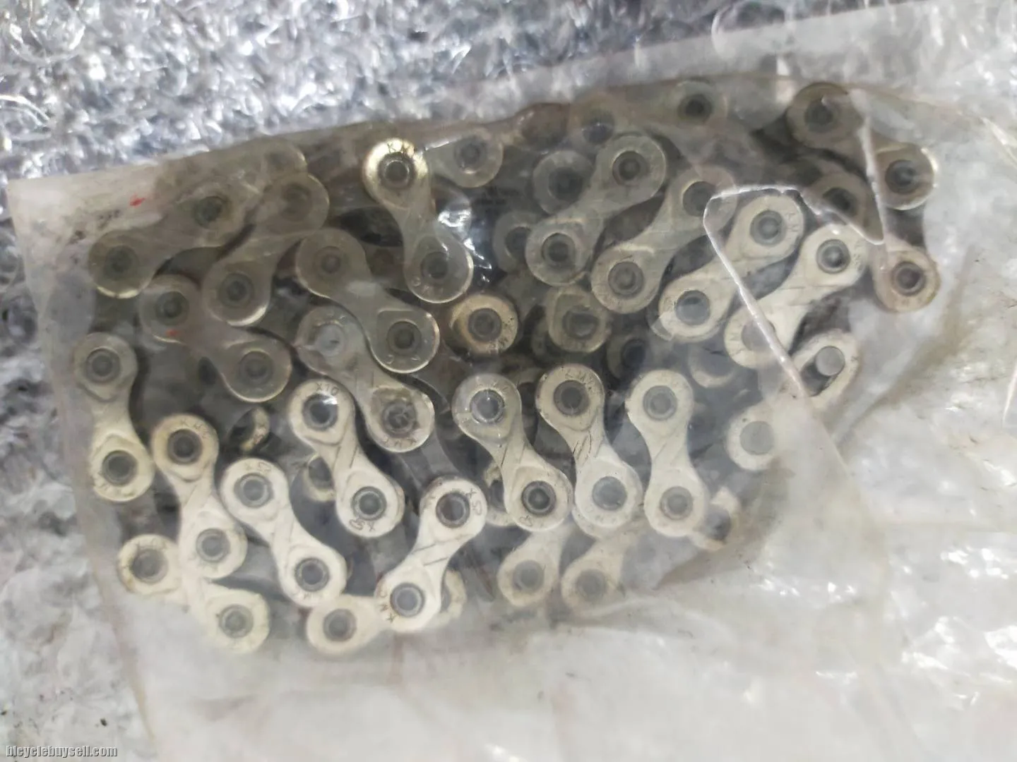 KMC USED CHAIN TIP TOP CONDITION 10SPEED - GUARANTEED GENUINE KMC