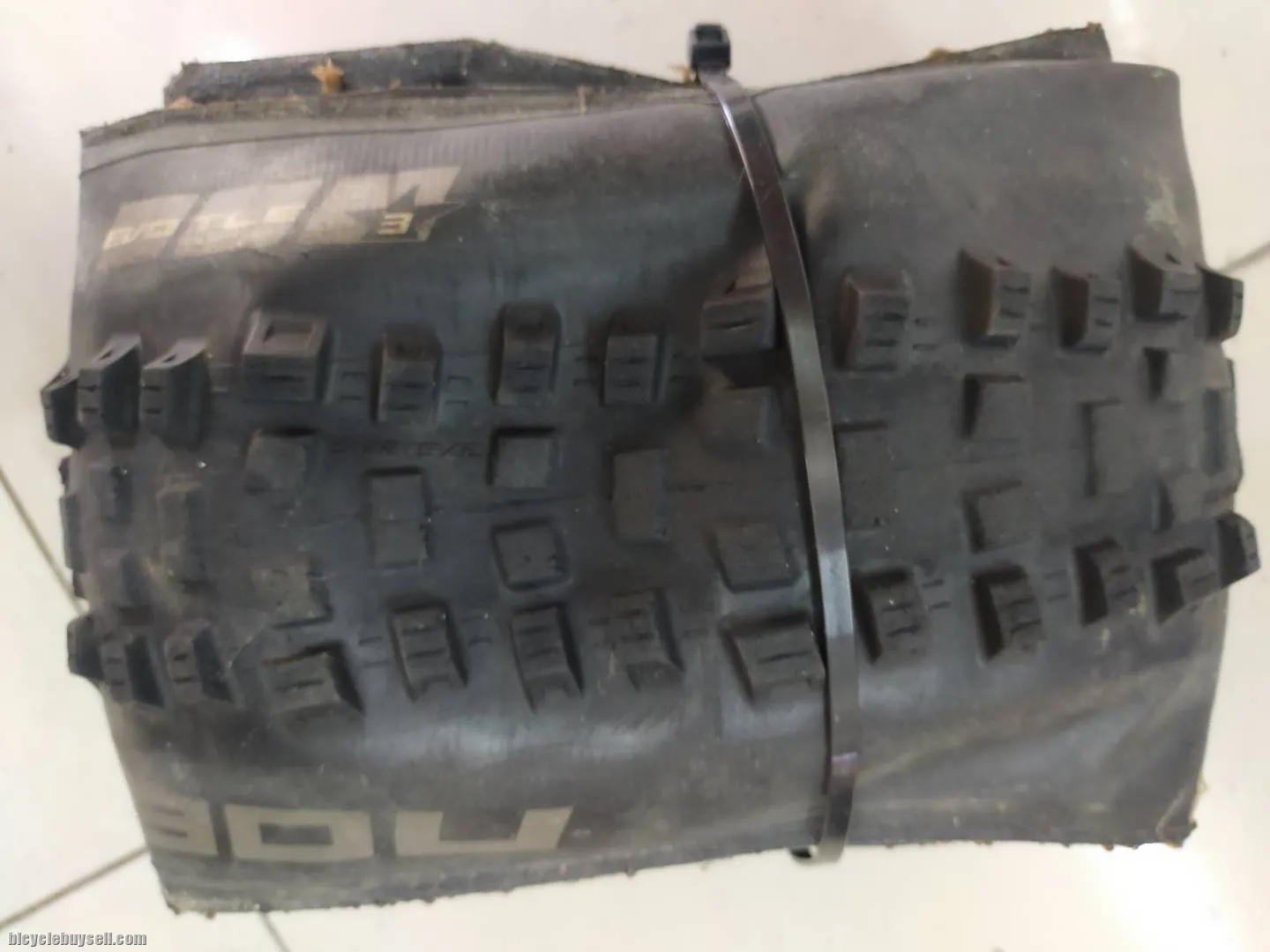SCHWALBE NOBBY NIC 27.5X2.35 - USED LESS THAN 6 MONTHS