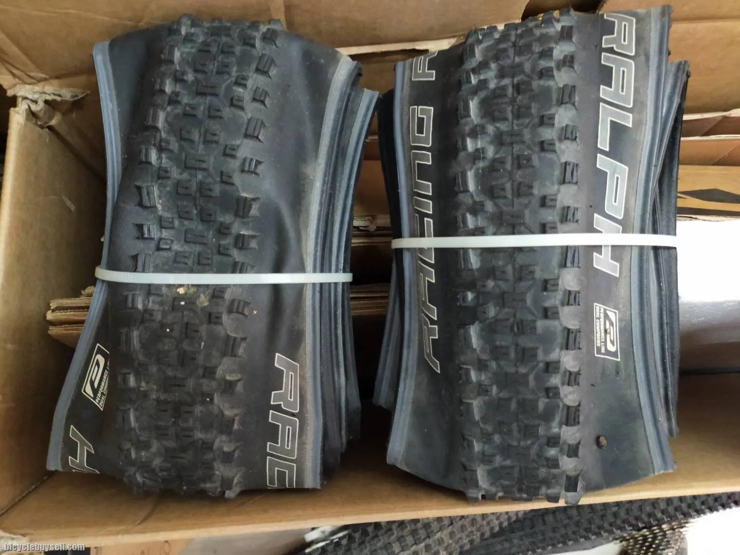 SCHWALBE RACING RALPH TIRE 27.5X2.1 2PIECES (PAIR) - USE ONE RIDE ONLY - TIP TOP JUST LIKE NEW