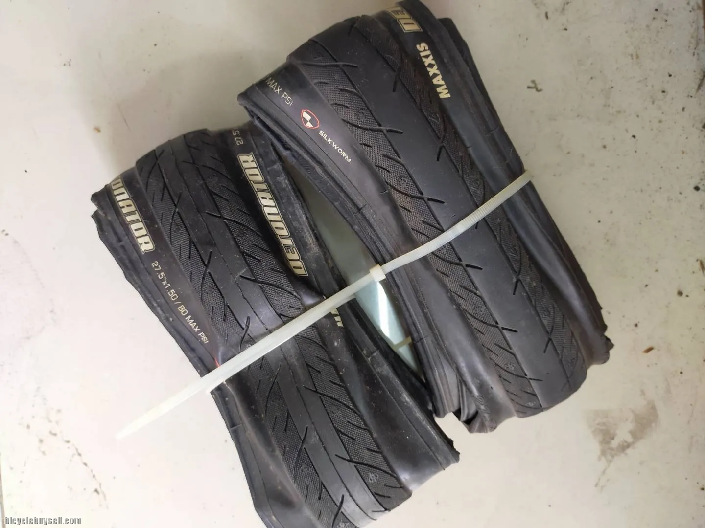 MAXXIS DETONATOR 27.5X1.5 PAIR TIP TOP CONDITION - USED FEW RIDES