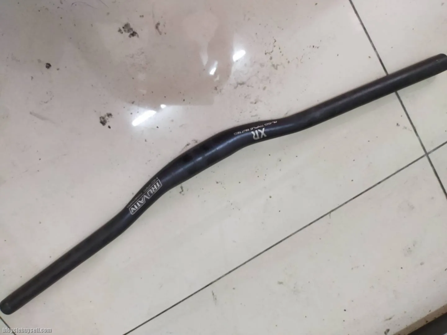 TRUVATIV RISER BAR USED 3 MONTH