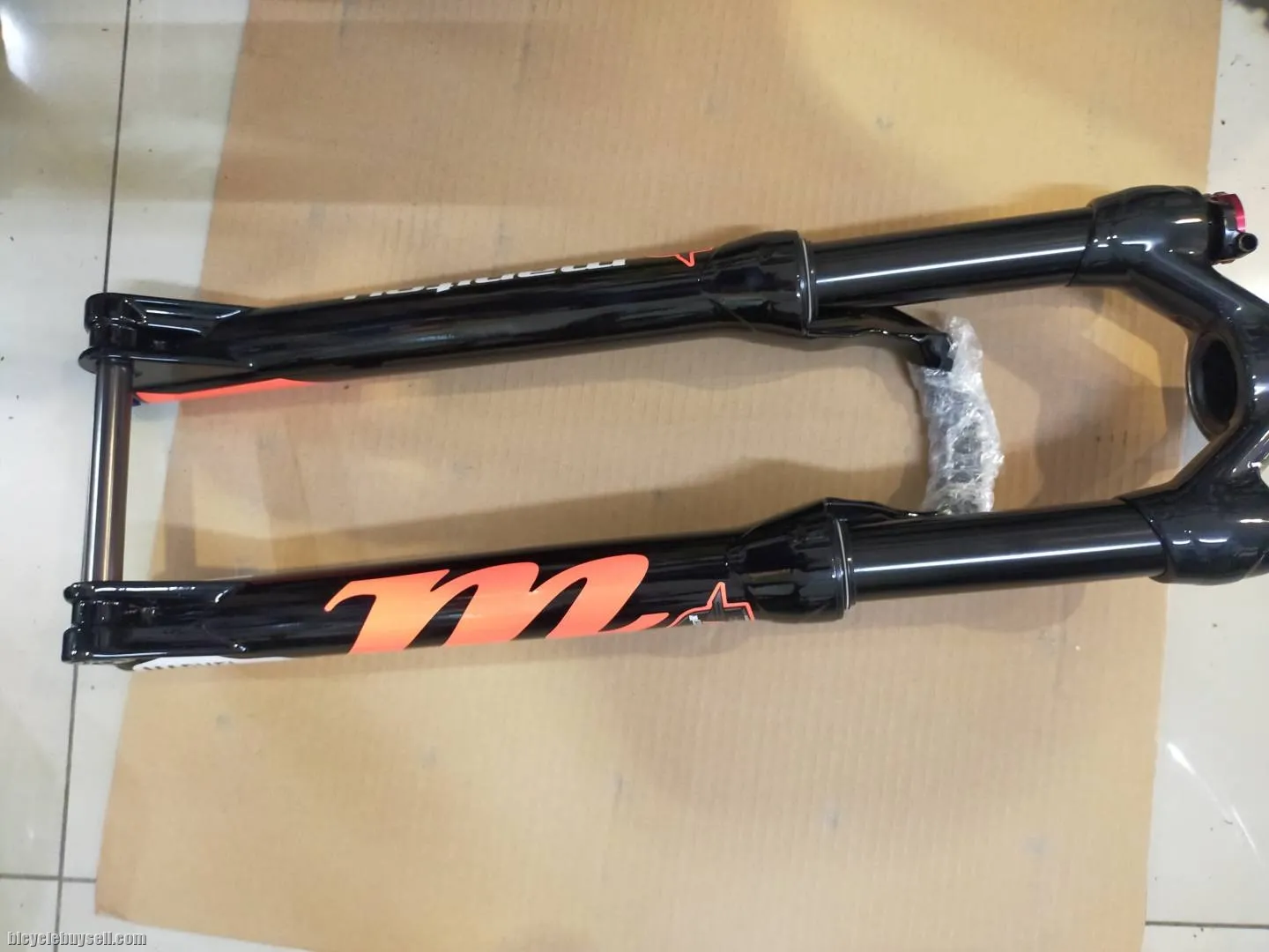 Manitou Marvel comp 2 1.7kg 100mm 27.5 fork last unit each clearance
