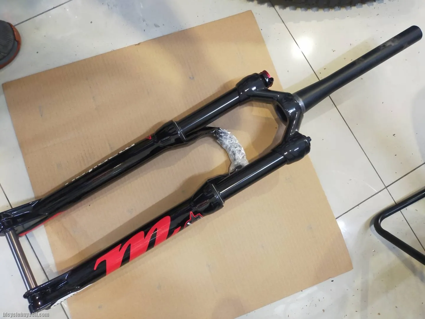 Manitou Marvel comp 2 1.7kg 100mm 27.5 fork last unit each clearance