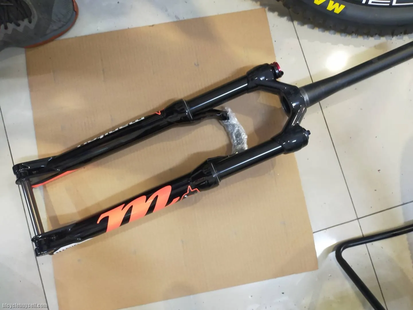 Manitou Marvel comp 2 1.7kg 100mm 27.5 fork last unit each clearance