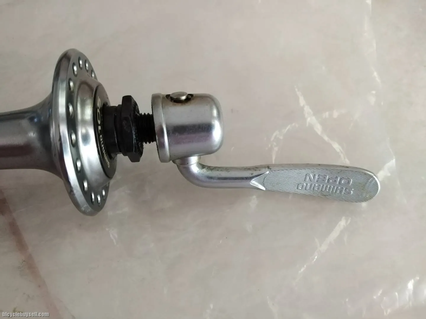 Shimano 105 Front Hub 36h with Skwer Nos