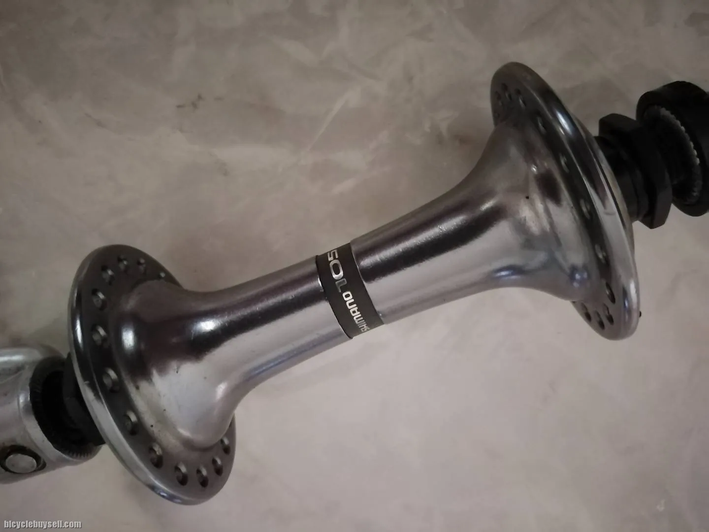 Shimano 105 Front Hub 36h with Skwer Nos