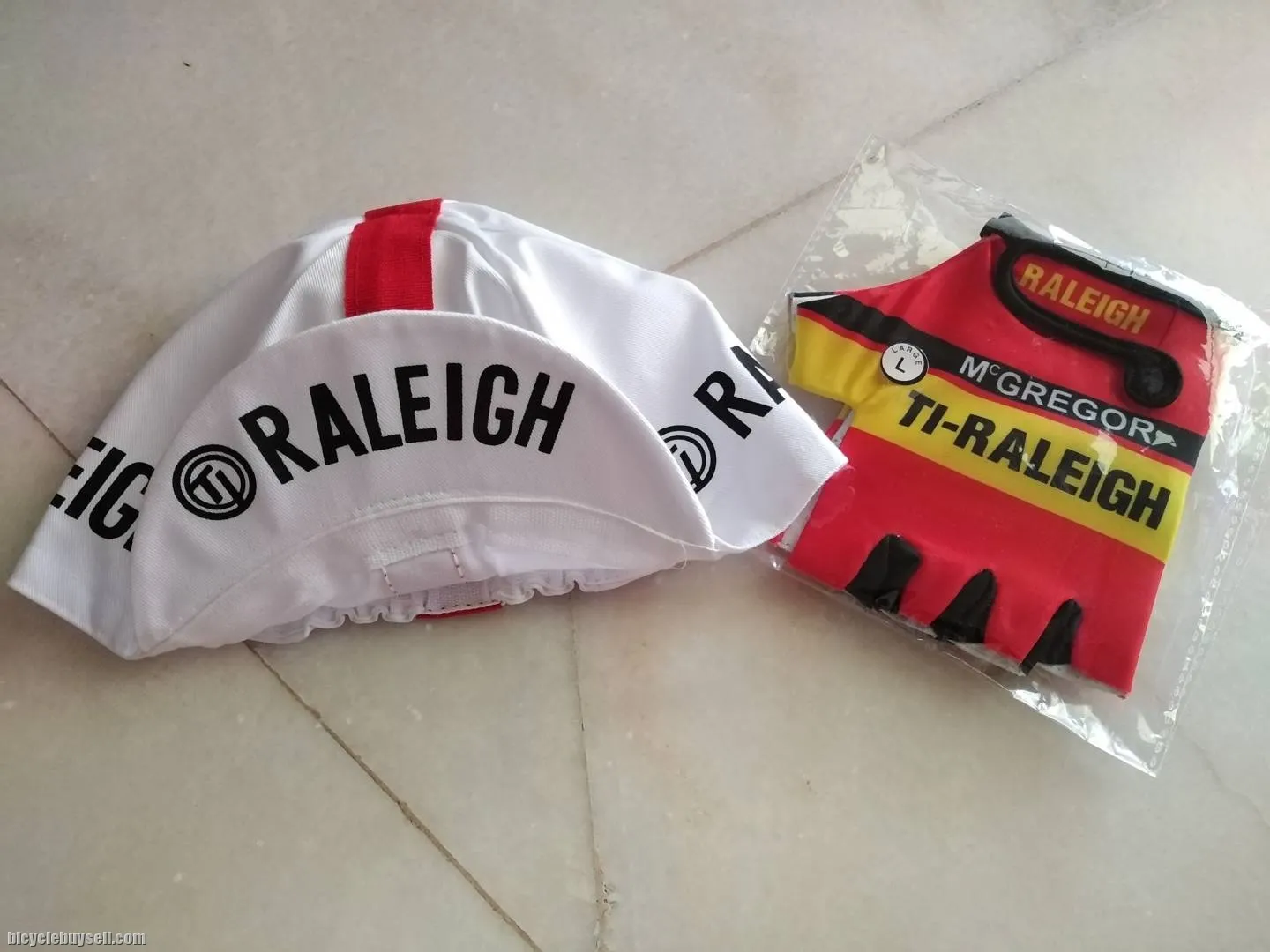 Cycling Cap and Gloves Raleigh TI