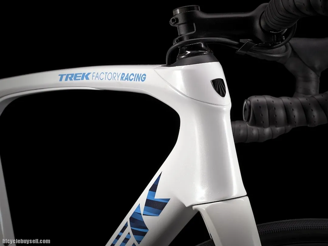 TREK Domane SLR 7 eTap 2022 MODEL