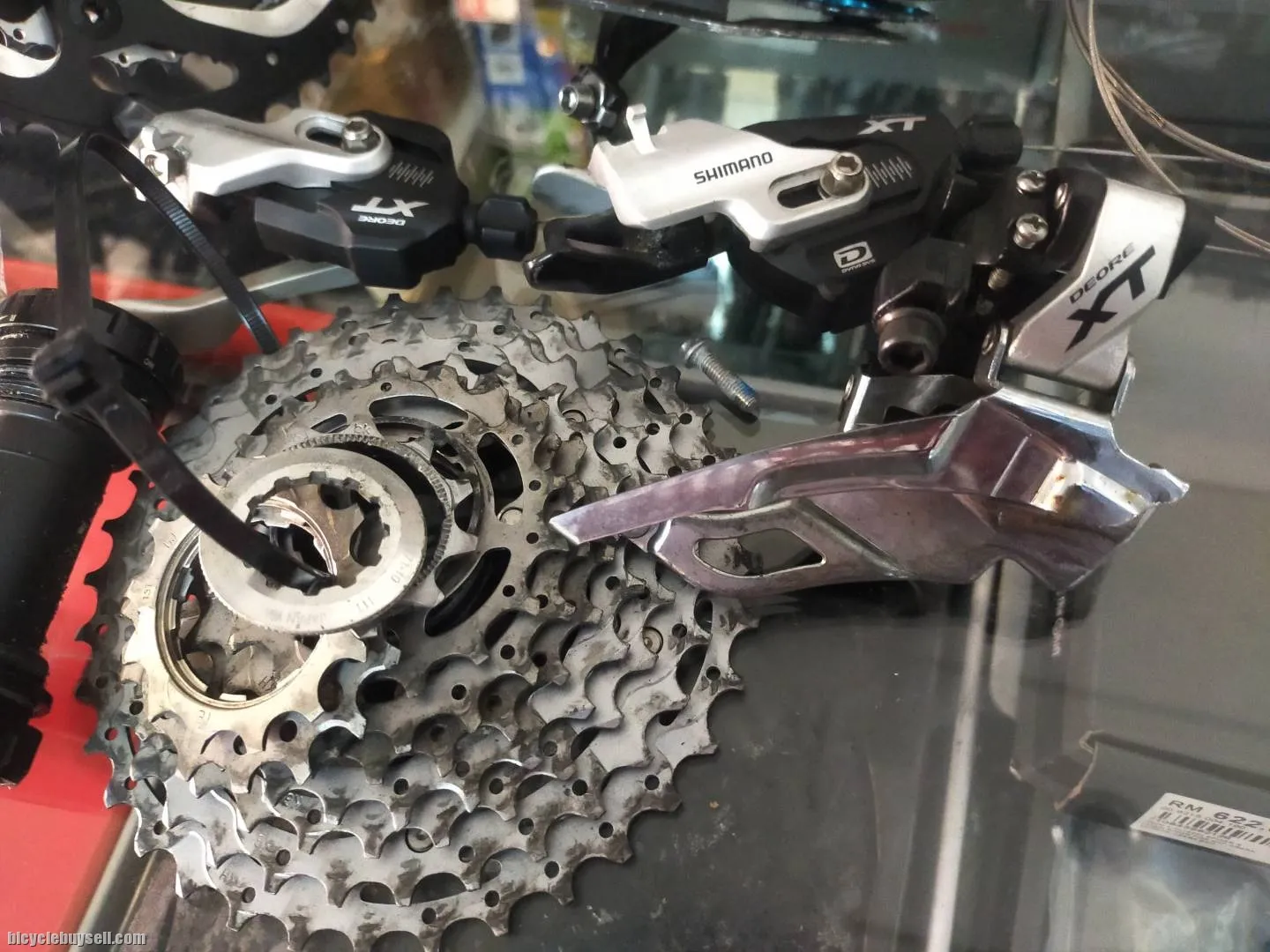 Shimano deore xt groupset 3*10sp, wat u see wat u get  (mileage less than 200km)