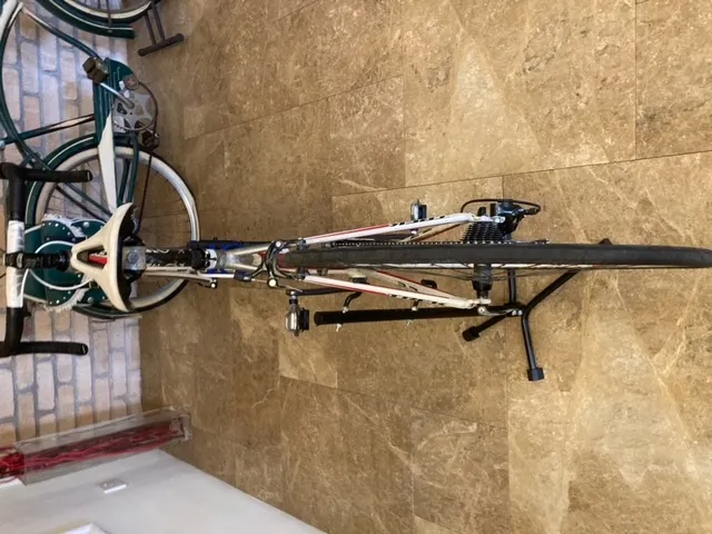 Trek Madone 2.3 Alpha road bike 2013