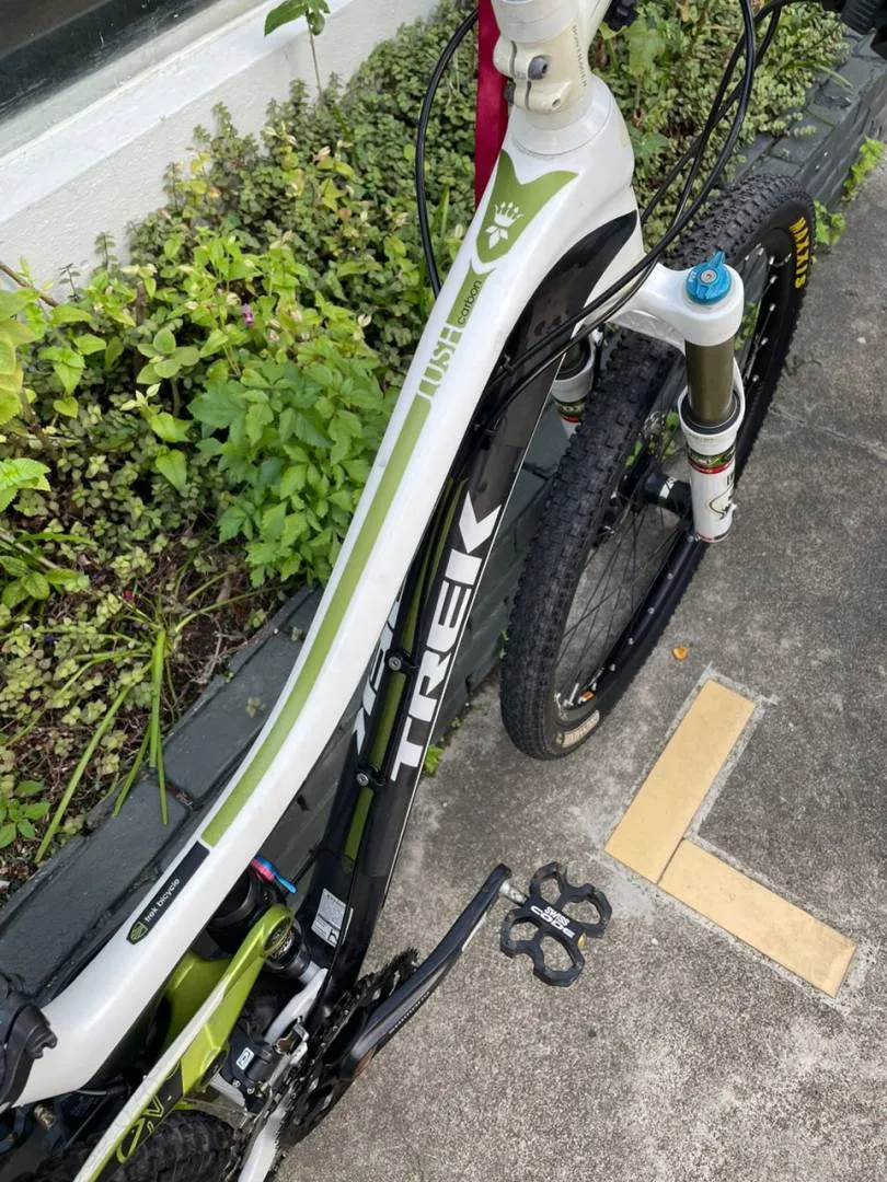 TREK FULL SUSPENSION CARBON BIKE CHEAP CHEAP SELLING !