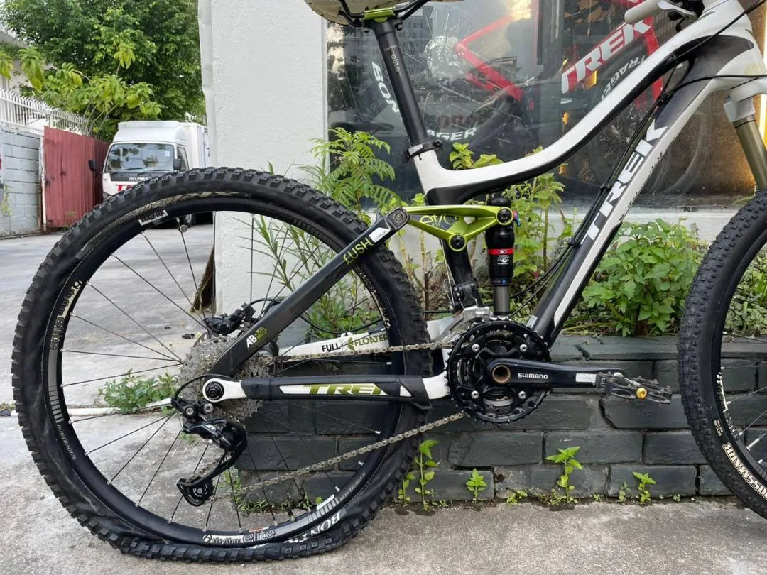 TREK FULL SUSPENSION CARBON BIKE CHEAP CHEAP SELLING !