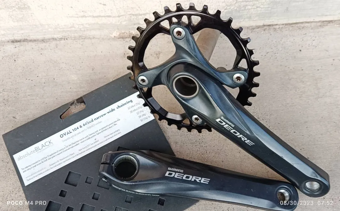 New Absolute Black Oval 36t Chainring pair with Shimano Deore M615 Crankset