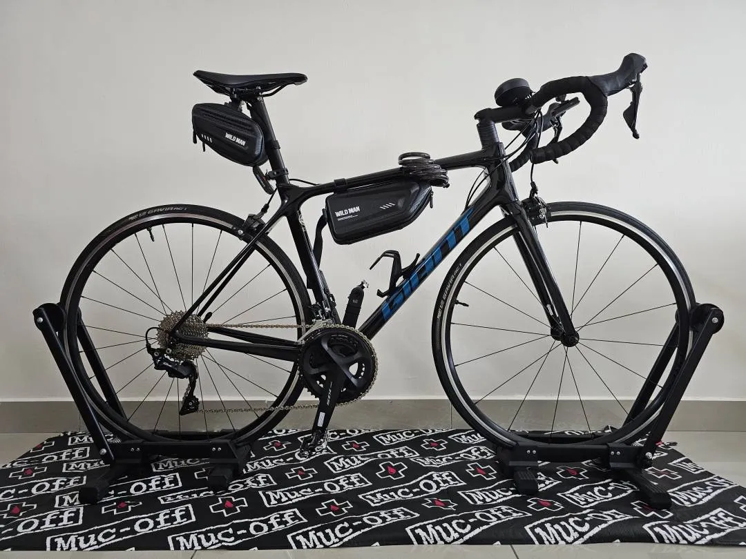 GIANT TCR ADV 2 KOM (2021) (M size)