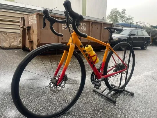 TREK Ã‰MONDA ALR 4 DISC ROAD BIKE